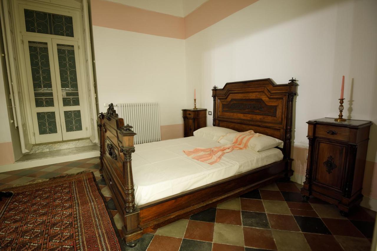 Palazzo Introna Bed & Breakfast Mola di Bari Exterior photo